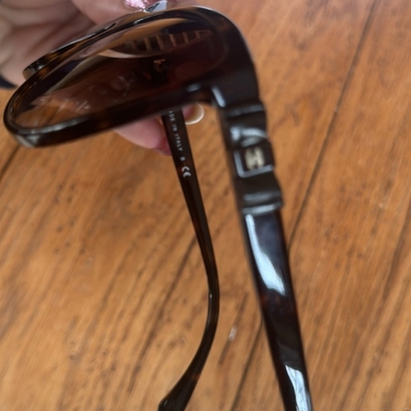 Authentic Chanel sunglasses/ full inclusion - Picture 2 of 5